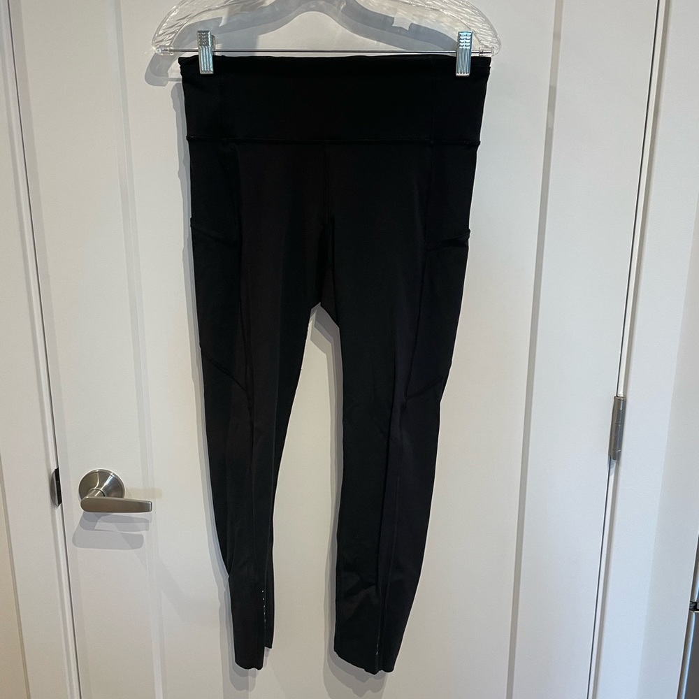 Lululemon Fast and Free Tight 28". Black. Size 8.